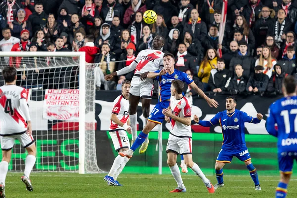 Madrid, İspanya - 2 Ocak 2026: Rayo Vallecano ile Getafe FC arasındaki lig maçı Vallecas 'ta oynandı. Madrid Derbisi. Futbolcular. EA Spor Ligi.