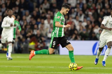 Madrid, İspanya - 4 Ocak 2026: Real Madrid ile Real Betis arasındaki lig maçı Santiago Bernabeu 'da oynandı. Top Betis 'te. EA Spor Ligi 2026.