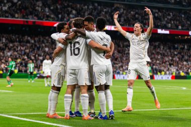 Madrid, İspanya - 4 Ocak 2026: Real Madrid ile Real Betis arasındaki La Liga maçı Santiago Bernabu 'da oynandı. Topu Madrid 'de oynayan gerçek oyuncular. EA Sports La Liga 2026.