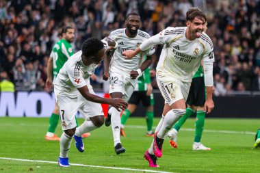 Madrid, İspanya - 4 Ocak 2026: Real Madrid ile Real Betis arasındaki La Liga maçı Santiago Bernabu 'da oynandı. Topu Madrid 'de oynayan gerçek oyuncular. EA Sports La Liga 2026.