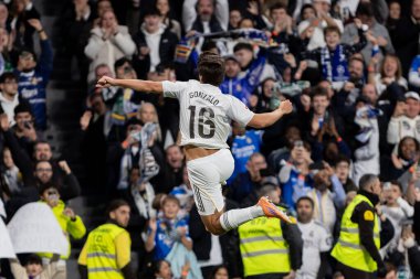 Madrid, İspanya - 4 Ocak 2026: Real Madrid ile Real Betis arasındaki La Liga maçı Santiago Bernabu 'da oynandı. Topu Madrid 'de oynayan gerçek oyuncular. EA Sports La Liga 2026.