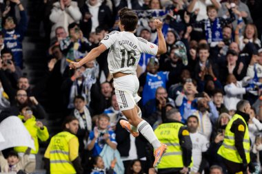 Madrid, İspanya - 4 Ocak 2026: Real Madrid ile Real Betis arasındaki La Liga maçı Santiago Bernabu 'da oynandı. Topu Madrid 'de oynayan gerçek oyuncular. EA Sports La Liga 2026.