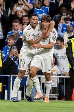 Madrid, İspanya - 4 Ocak 2026: Real Madrid ile Real Betis arasındaki La Liga maçı Santiago Bernabu 'da oynandı. Topu Madrid 'de oynayan gerçek oyuncular. EA Sports La Liga 2026.