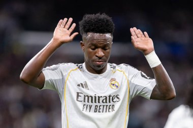 Madrid, İspanya - 4 Ocak 2026: Real Madrid ile Real Betis arasındaki La Liga maçı Santiago Bernabu 'da oynandı. Topu Madrid 'de oynayan gerçek oyuncular. EA Sports La Liga 2026.