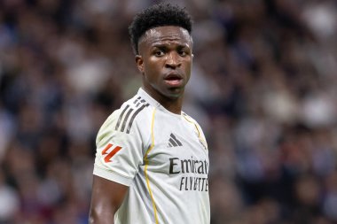 Madrid, İspanya - 4 Ocak 2026: Real Madrid ile Real Betis arasındaki La Liga maçı Santiago Bernabu 'da oynandı. Topu Madrid 'de oynayan gerçek oyuncular. EA Sports La Liga 2026.