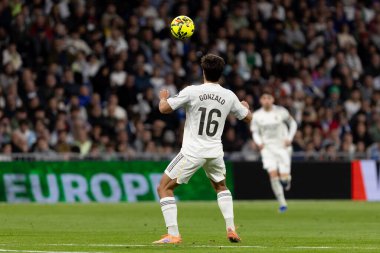 Madrid, İspanya - 4 Ocak 2026: Real Madrid ile Real Betis arasındaki La Liga maçı Santiago Bernabu 'da oynandı. Topu Madrid 'de oynayan gerçek oyuncular. EA Sports La Liga 2026.