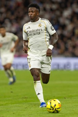 Madrid, İspanya - 4 Ocak 2026: Real Madrid ile Real Betis arasındaki La Liga maçı Santiago Bernabu 'da oynandı. Topu Madrid 'de oynayan gerçek oyuncular. EA Sports La Liga 2026.