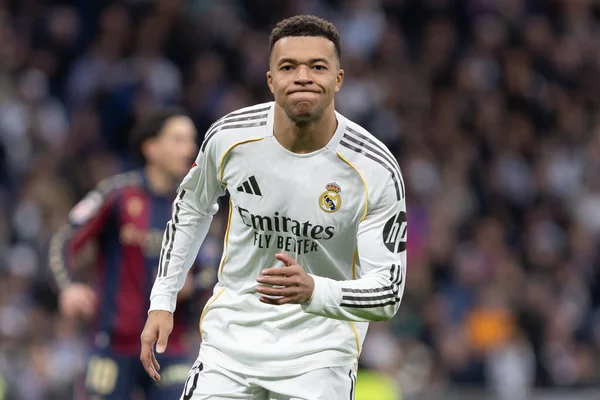 Madrid, İspanya - 17 Ocak 2026: Real Madrid ile Levante FC arasındaki lig maçı Santiago Bernabeu 'da oynandı. Maç sırasında Real Madrid oyuncuları.