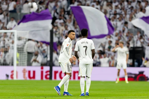 Madrid, İspanya - 17 Ocak 2026: Real Madrid ile Levante FC arasındaki lig maçı Santiago Bernabeu 'da oynandı. Maç sırasında Real Madrid oyuncuları.