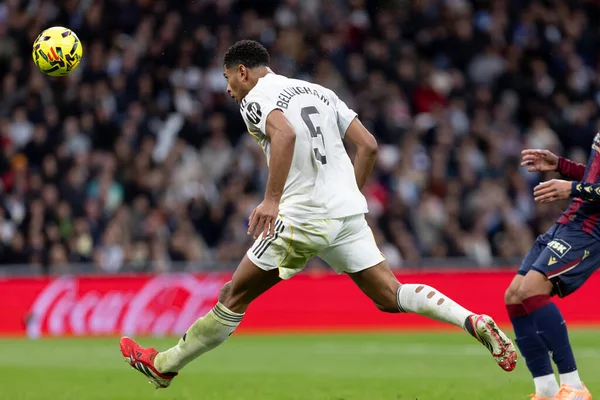 Madrid, İspanya - 17 Ocak 2026: Real Madrid ile Levante FC arasındaki lig maçı Santiago Bernabeu 'da oynandı. Maç sırasında Real Madrid oyuncuları.