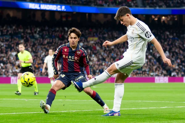 Madrid, İspanya - 17 Ocak 2026: Real Madrid ile Levante FC arasındaki lig maçı Santiago Bernabeu 'da oynandı. Maç sırasında Real Madrid oyuncuları.