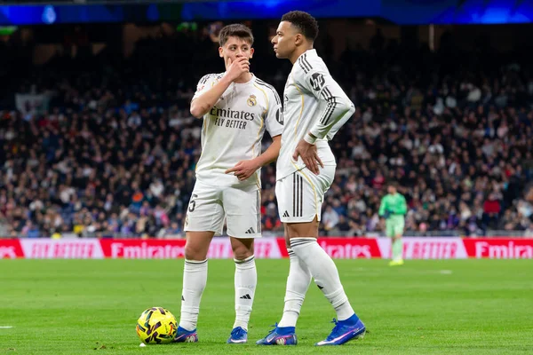 Madrid, İspanya - 17 Ocak 2026: Real Madrid ile Levante FC arasındaki lig maçı Santiago Bernabeu 'da oynandı. Maç sırasında Real Madrid oyuncuları.