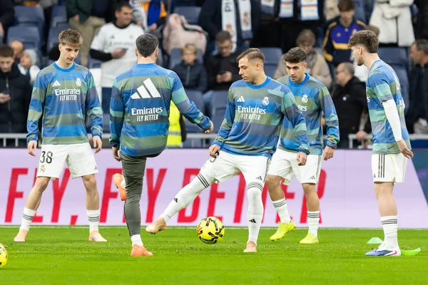 Madrid, İspanya - 17 Ocak 2026: Real Madrid ile Levante FC arasındaki lig maçı Santiago Bernabeu 'da oynandı. Maç sırasında Real Madrid oyuncuları.