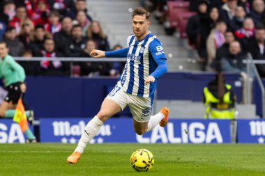 Madrid, İspanya - 19 Ocak 2026: Madrid 'de Atletico Madrid ile Alaves arasında oynanan lig maçı. Maç sırasında Alaves oyuncuları. EA Spor Ligi 2026. İspanyol futbolu.