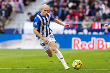 Madrid, İspanya - 19 Ocak 2026: Madrid 'de Atletico Madrid ile Alaves arasında oynanan lig maçı. Maç sırasında Alaves oyuncuları. EA Spor Ligi 2026. İspanyol futbolu.