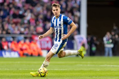Madrid, İspanya - 19 Ocak 2026: Madrid 'de Atletico Madrid ile Alaves arasında oynanan lig maçı. Maç sırasında Alaves oyuncuları. EA Spor Ligi 2026. İspanyol futbolu.