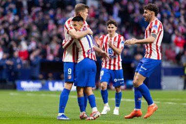 Madrid, İspanya - 19 Ocak 2026: Madrid 'de Atletico Madrid ile Alaves arasında oynanan lig maçı. Maç sırasında Atletico Madrid oyuncuları. EA Spor Ligi 2026. İspanyol futbolu.