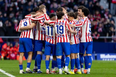 Madrid, İspanya - 19 Ocak 2026: Madrid 'de Atletico Madrid ile Alaves arasında oynanan lig maçı. Maç sırasında Atletico Madrid oyuncuları. EA Spor Ligi 2026. İspanyol futbolu.