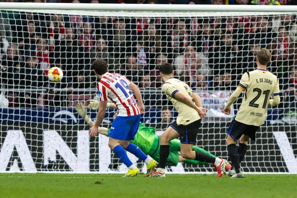 Madrid, İspanya - 12 Şubat 2026: Atletico Madrid ile FC Barcelona arasında Copa del Rey yarı final maçı. Maç boyunca Atletico Madrid 'li oyuncular.