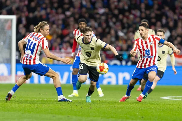 Madrid, İspanya - 12 Şubat 2026: Atletico Madrid ile FC Barcelona arasında Copa del Rey yarı final maçı. FC Barcelona oyuncuları maç boyunca.