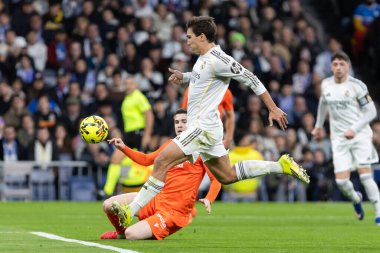 Madrid, İspanya - 14 Şubat 2026: Real Madrid ile Real Sociedad arasındaki lig maçı Madrid 'de oynandı. Maç sırasında Real Madrid oyuncuları. EA Spor Ligi. İspanya Ligi.