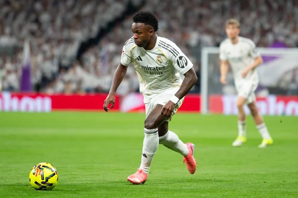 Madrid, İspanya - 14 Şubat 2026: Real Madrid ile Real Sociedad arasındaki lig maçı Madrid 'de oynandı. Maç sırasında Real Madrid oyuncuları. EA Spor Ligi. İspanya Ligi.