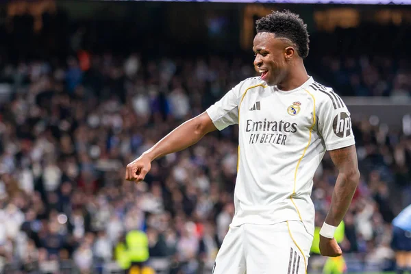 Madrid, İspanya - 14 Şubat 2026: Real Madrid ile Real Sociedad arasındaki lig maçı Madrid 'de oynandı. Maç sırasında Real Madrid oyuncuları. EA Spor Ligi. İspanya Ligi.