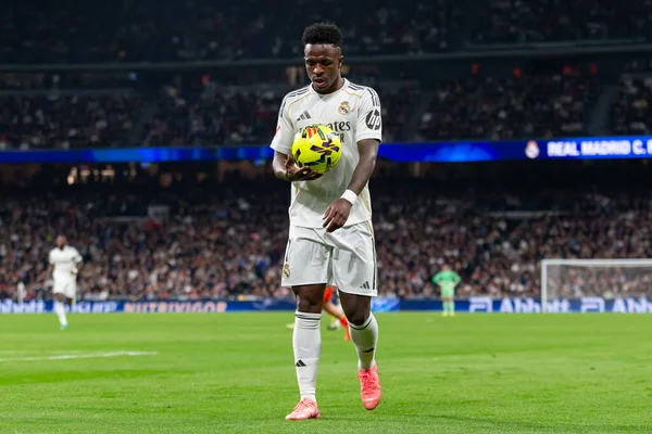 Madrid, İspanya - 14 Şubat 2026: Real Madrid ile Real Sociedad arasındaki lig maçı Madrid 'de oynandı. Maç sırasında Real Madrid oyuncuları. EA Spor Ligi. İspanya Ligi.