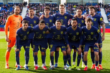 Madrid, İspanya - 15 Şubat 2026: Rayo Vallecano ile Atletico de Madrid arasındaki lig maçı Legans, Madrid 'de oynandı. Atletico de Madrid ve Rayo Vallecano 'dan oyuncular.