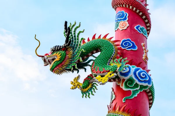 Dekorativ klättrande Dragon — Stockfoto