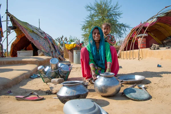 Woman India Has Many Responsibilities Taking Care Children Cooking Washing — Stockfoto