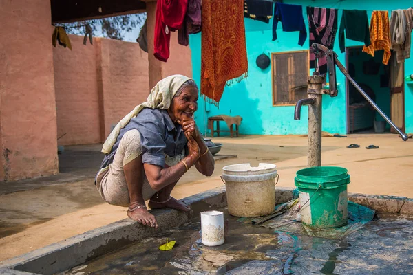 Woman India Has Many Responsibilities Taking Care Children Cooking Washing — Stockfoto