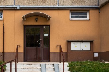 Prag 'da. Çek Cumhuriyeti. 01 / 12 / 2020. Çek Cumhuriyeti 'nde ve Doğu Avrupa' daki diğer ülkelerde komünist rejim sırasında panellerle inşa edilmiş panelaklar veya binalar. Emlak Konutunun Bir Parçası