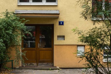 Prag 'da. Çek Cumhuriyeti. 01 / 12 / 2020. Çek Cumhuriyeti 'nde ve Doğu Avrupa' daki diğer ülkelerde komünist rejim sırasında panellerle inşa edilmiş panelaklar veya binalar. Emlak Konutunun Bir Parçası