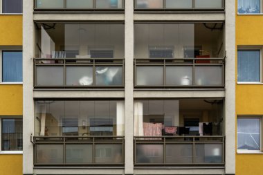 Prag 'da. Çek Cumhuriyeti. 01 / 12 / 2020. Çek Cumhuriyeti 'nde ve Doğu Avrupa' daki diğer ülkelerde komünist rejim sırasında panellerle inşa edilmiş panelaklar veya binalar. Emlak Konutunun Bir Parçası