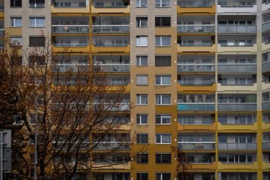 Prag 'da. Çek Cumhuriyeti. 01 / 12 / 2020. Çek Cumhuriyeti 'nde ve Doğu Avrupa' daki diğer ülkelerde komünist rejim sırasında panellerle inşa edilmiş panelaklar veya binalar. Emlak Konutunun Bir Parçası