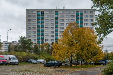 Prag 'da. Çek Cumhuriyeti. 01 / 12 / 2020. Çek Cumhuriyeti 'nde ve Doğu Avrupa' daki diğer ülkelerde komünist rejim sırasında panellerle inşa edilmiş panelaklar veya binalar. Emlak Konutunun Bir Parçası
