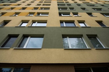 Prag 'da. Çek Cumhuriyeti. 01 / 12 / 2020. Çek Cumhuriyeti 'nde ve Doğu Avrupa' daki diğer ülkelerde komünist rejim sırasında panellerle inşa edilmiş panelaklar veya binalar. Emlak Konutunun Bir Parçası