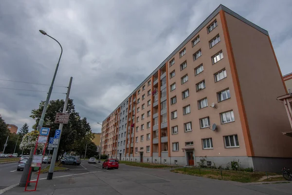 Prag 'da. Çek Cumhuriyeti. 01 / 12 / 2020. Çek Cumhuriyeti 'nde ve Doğu Avrupa' daki diğer ülkelerde komünist rejim sırasında panellerle inşa edilmiş panelaklar veya binalar. Emlak Konutunun Bir Parçası