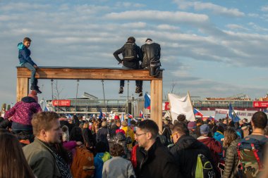 Prag, Çek Cumhuriyeti 11-19-2020. Çek Cumhuriyeti, Kadife Devrimi 'nin demokrasi ve serbest ekonomiye geçişinin 30. yılını kutladı. Halk, Cumhurbaşkanı Andrej Babi 'nin istifasını talep etti.
