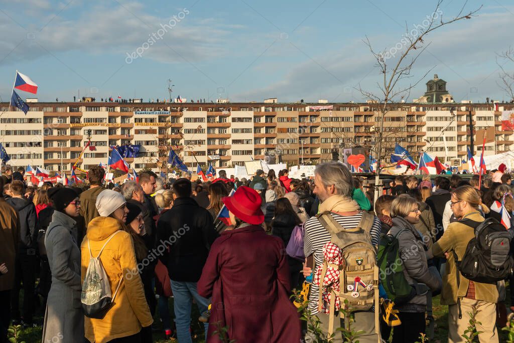 Praga, República Checa 19112020. República Checa celebró los 30 años