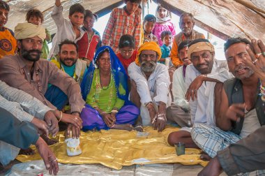 Rajasthan. Hindistan. 07-02-2018. Bir köyde topluluk toplantısı..