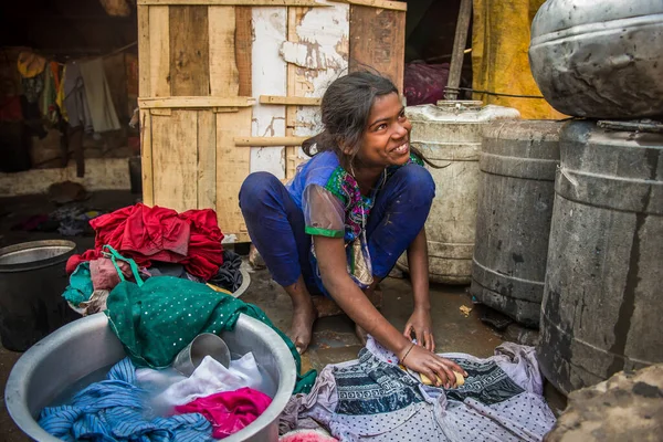 Het Rajasthan India 2018 Jonge Adolescent Wassen Kleren Hun Huis — Stockfoto