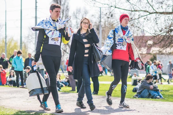 Praha Tsjekkia 2016 Løpere Etter Løpet Var Volkswagen Marathon Praha – stockfoto