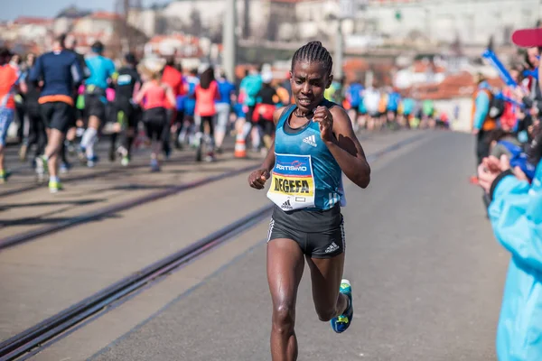 Prague Czech Republic 2016 African Female Runner Gather Volkswagen Marathon — Stock Photo, Image