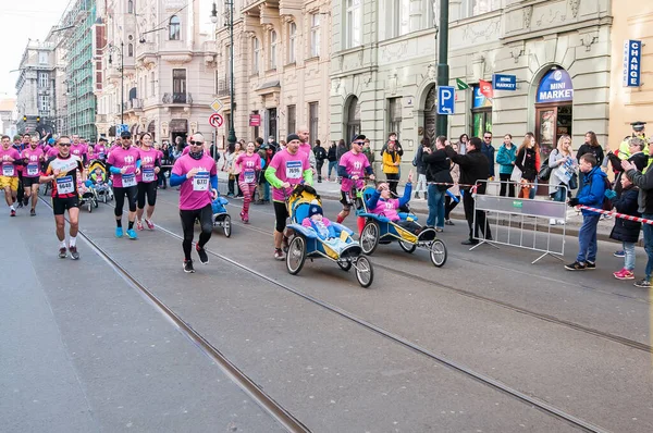 Prague Czech Republic 2016 Group Disabled Children Gather Volkswagen Marathon — Stock Photo, Image