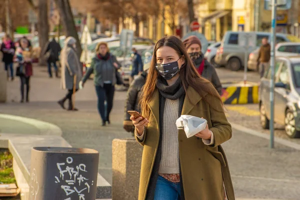 Prague République Tchèque 2021 Portrait Une Jeune Femme Élégante Avec — Photo