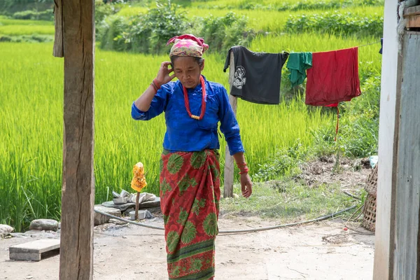 Похара Непал 2017 Женщина Мать Живущие Маленькой Деревне Горах Непала — стоковое фото