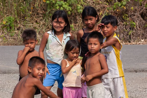 Provincia Darién Panamá 2019 Niños Indígenas Reúnen Las Calles Yaviza — Foto de Stock