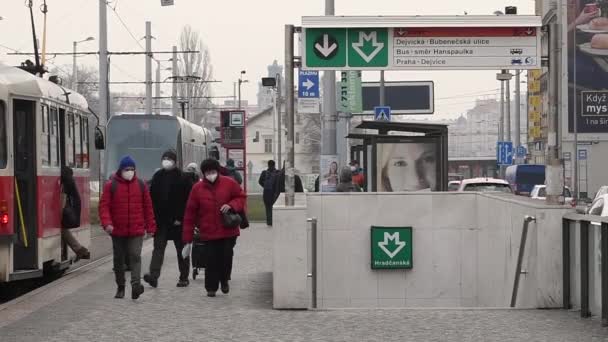 Prague Czech Republic 2021 People Walking Mask Waiting Tram City — Stockvideo